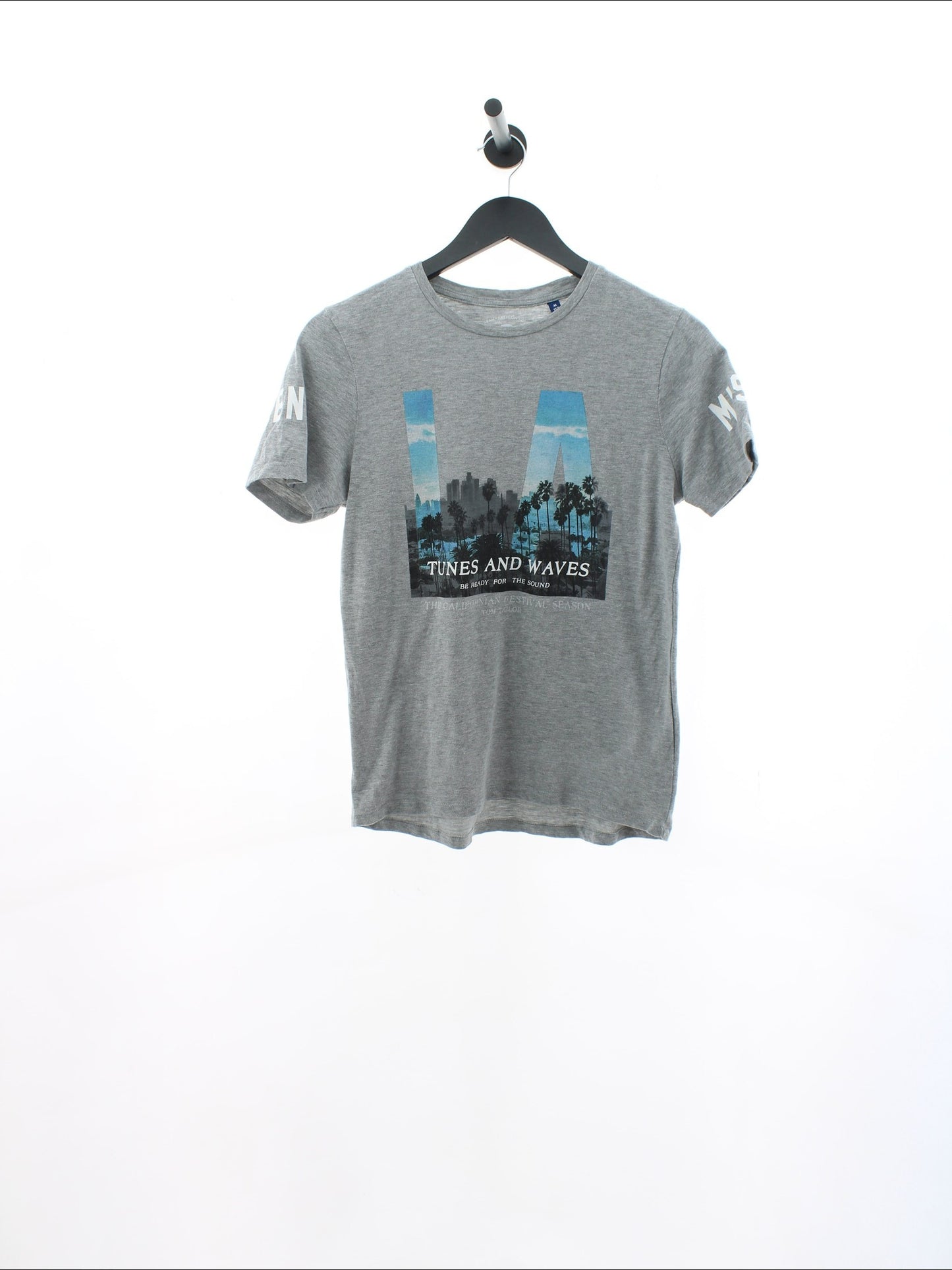 51d7d8706ee34cfd59843ad56e5beb0e