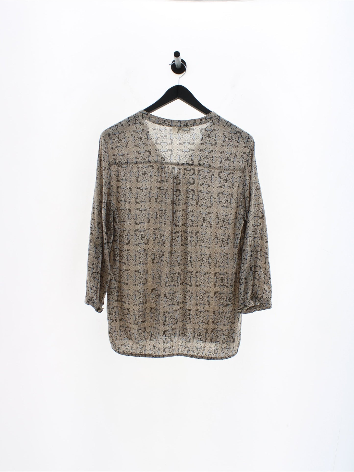 01169887d8d1929e1500b097b6b2479d