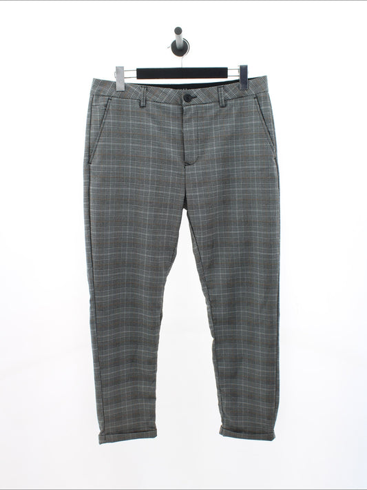 3308f6933af06a3b4321405cdad10c38