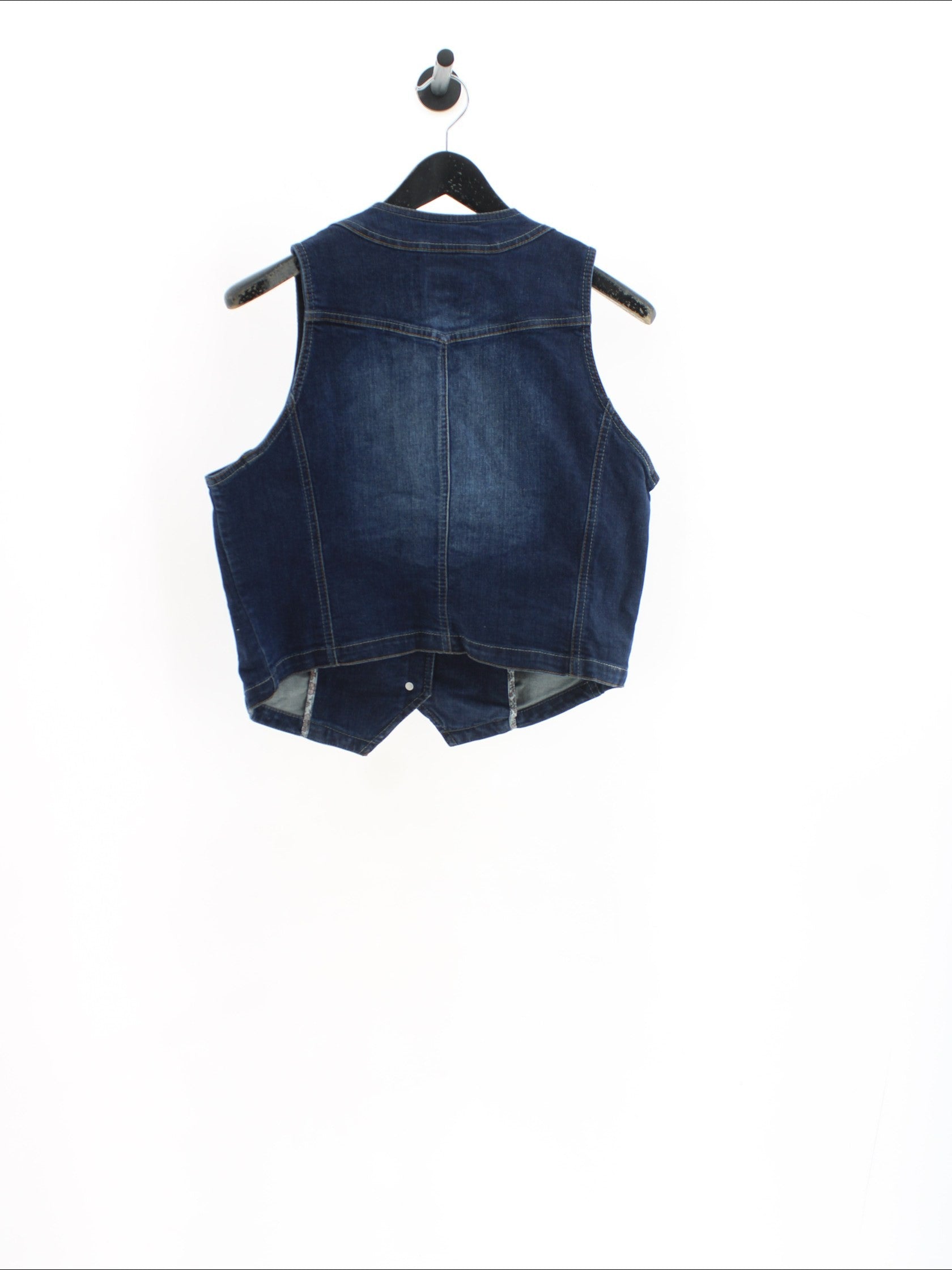 cc9f546a7c60ebb4fa8d7c1e3c959d1d