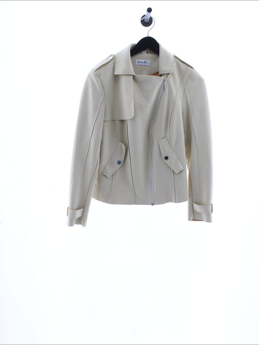 8beef1e2d2c17d90ec30393002785237