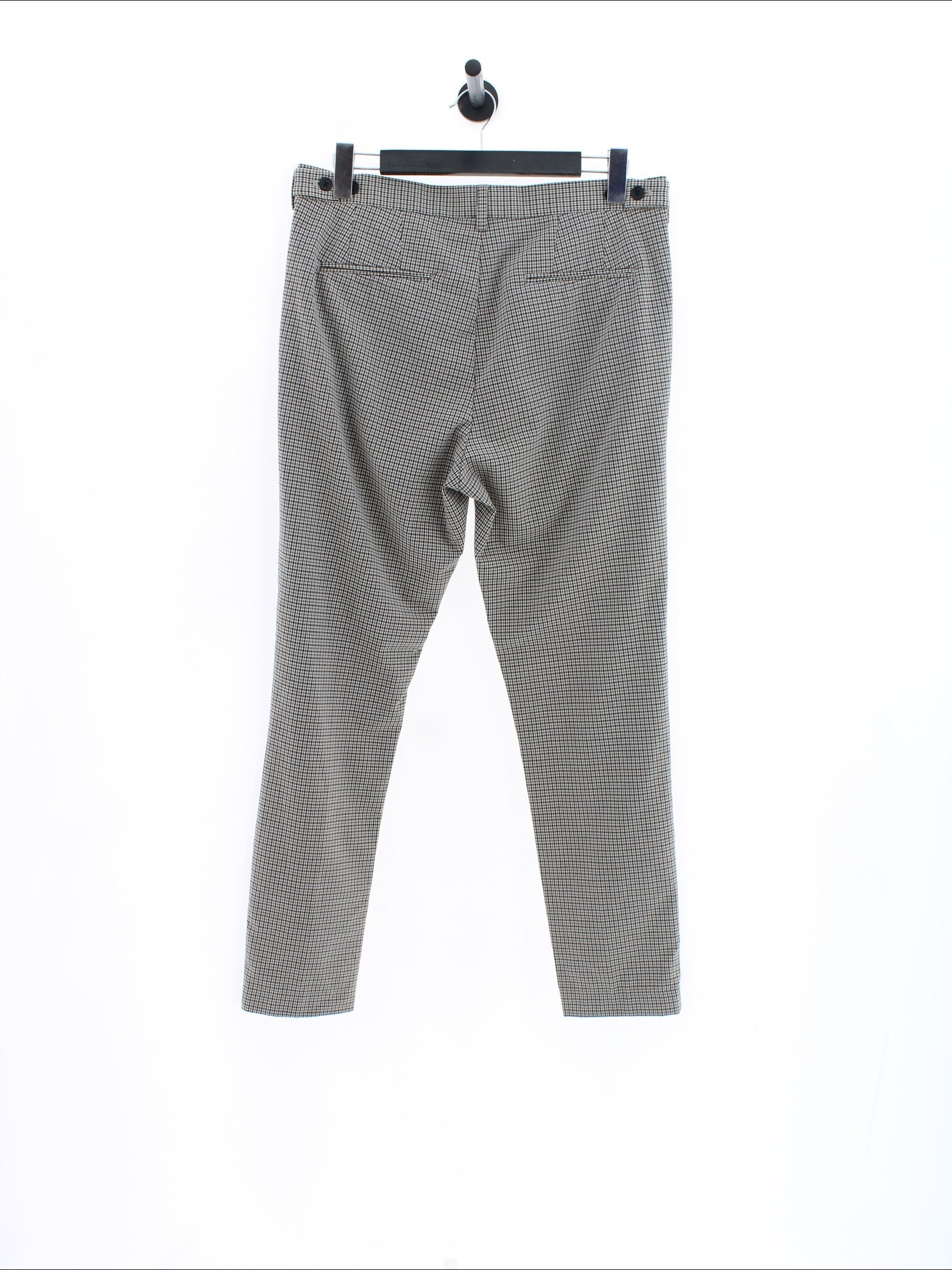 f93c99bb776d237eb9682a03b4752f14