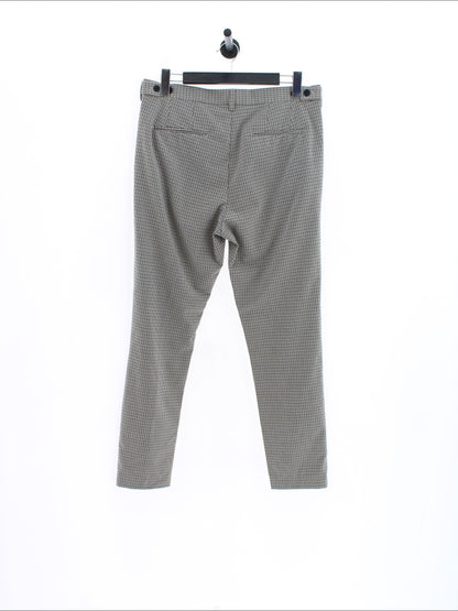 f93c99bb776d237eb9682a03b4752f14