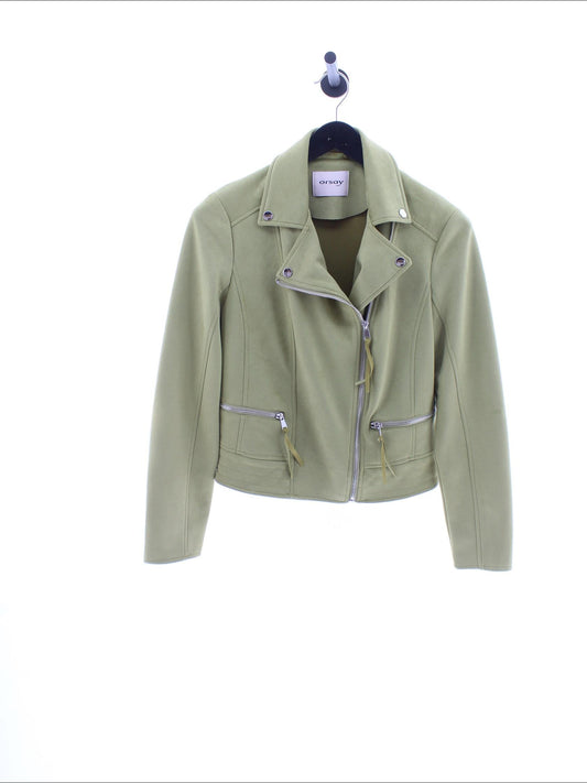 c36e7ba2ee884bee738d5d92799cf823