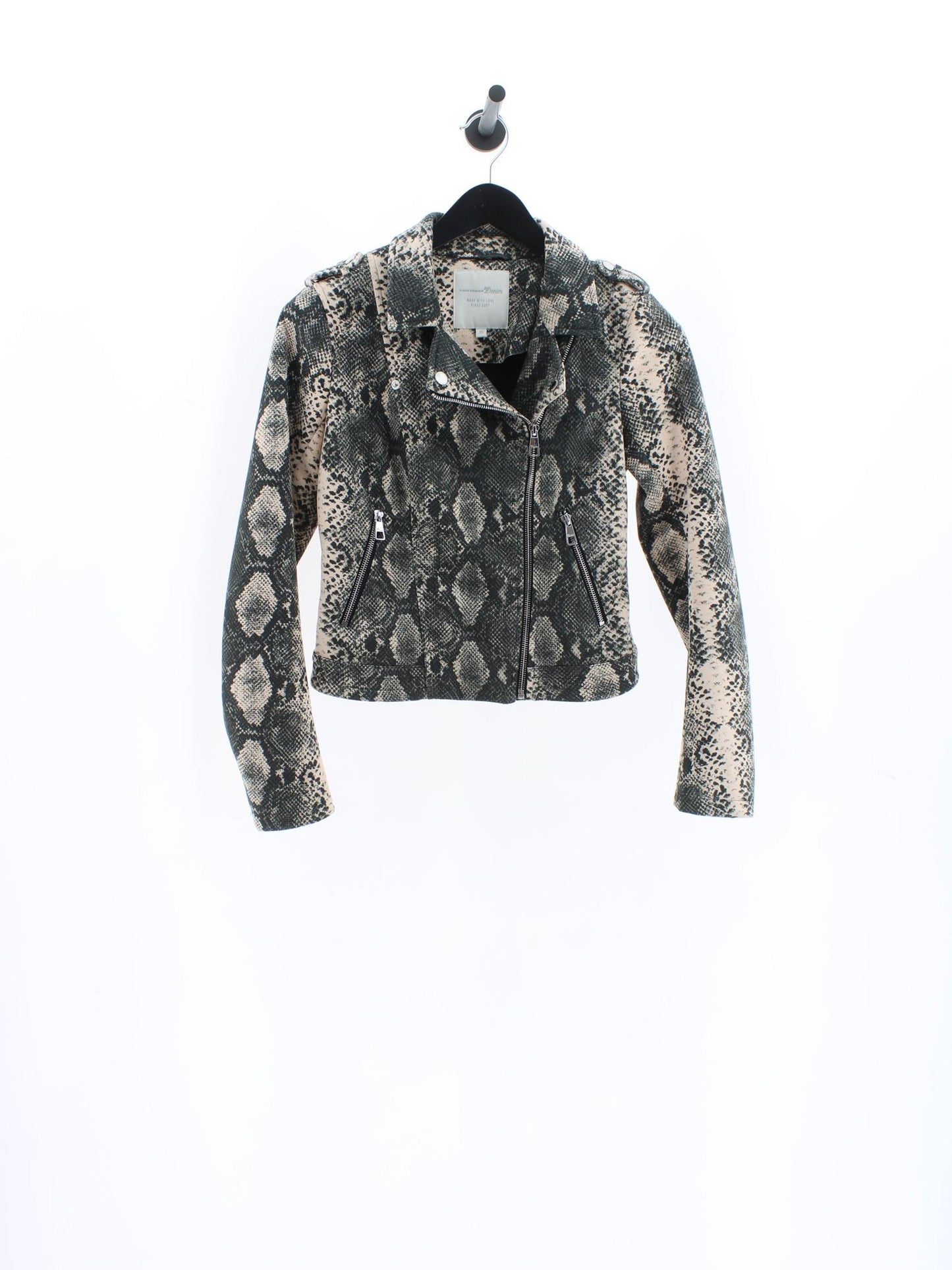 e9d0fe52735184bbc560018dfd540b3d