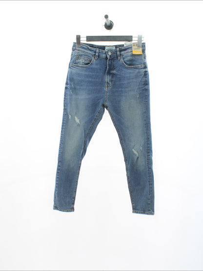 21665960746b29239cec2cb37228f687