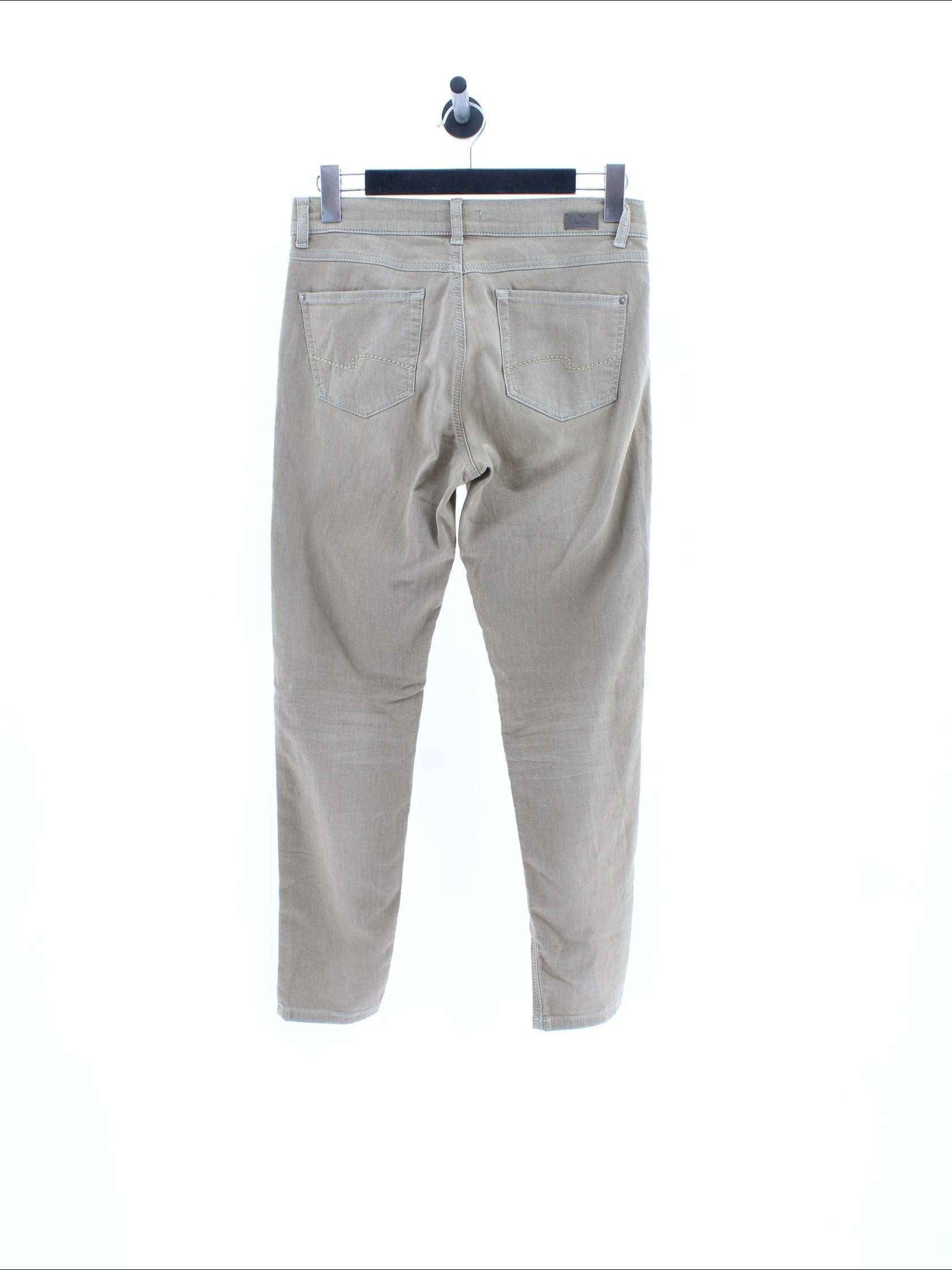 a221b897763e2761c89db8e21dee7b7b