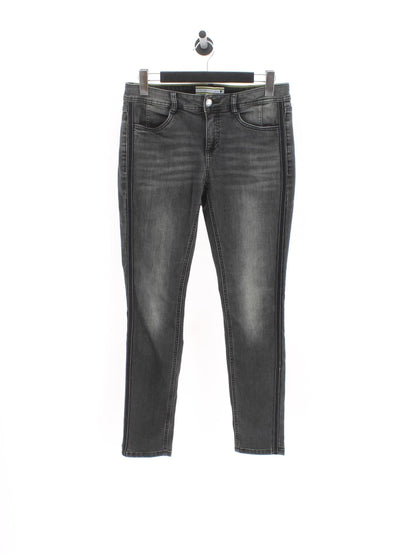 b8561e98a7c68339395a434913ddef36