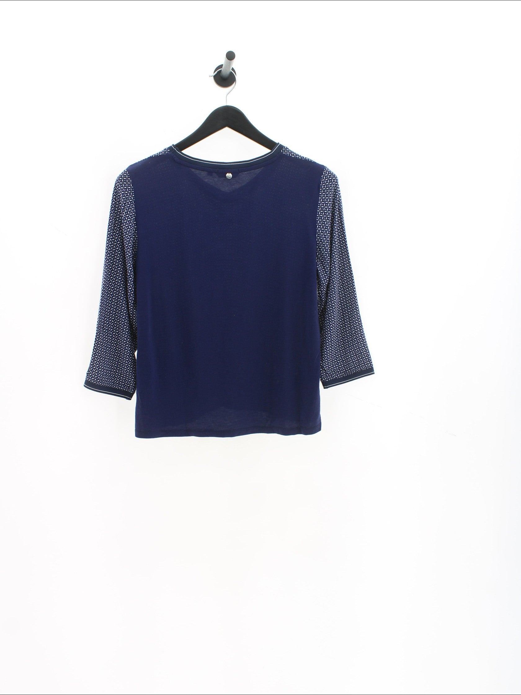 3cf1b0b47d982dba09d5d1a155de1542