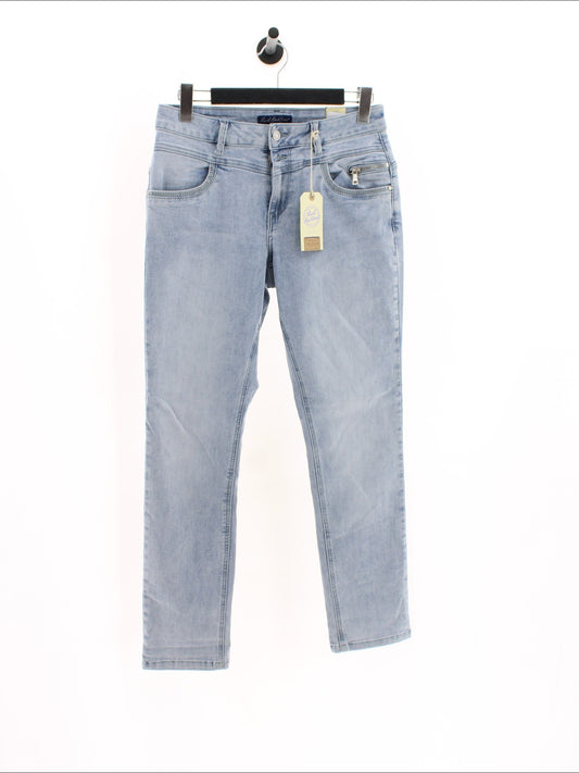 2c3690951e61fe9fcf63b209fa3e8182