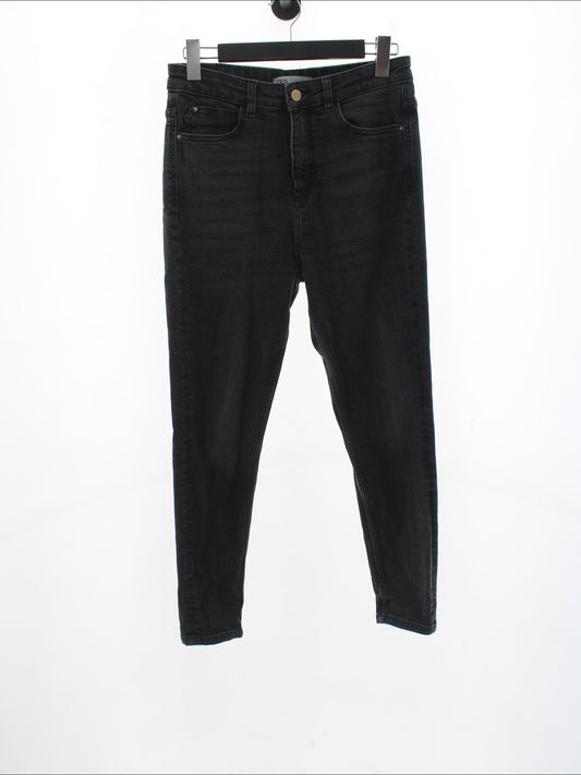 ab90e0063699cb5dc918d48aee11a1a6