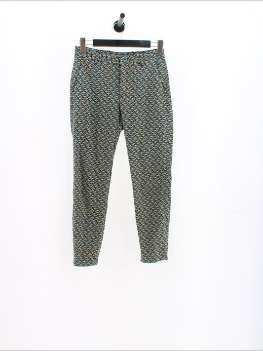 98d18f2d8ec59538a451f457f750d71d