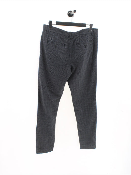 7b494b2245daf138f3b3d3d81e0e0376