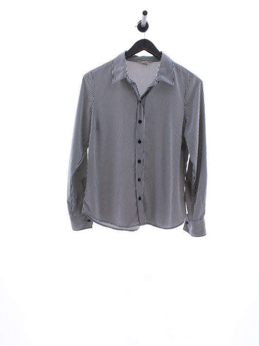 b4e64956f0b4a5199c80e4959570990d