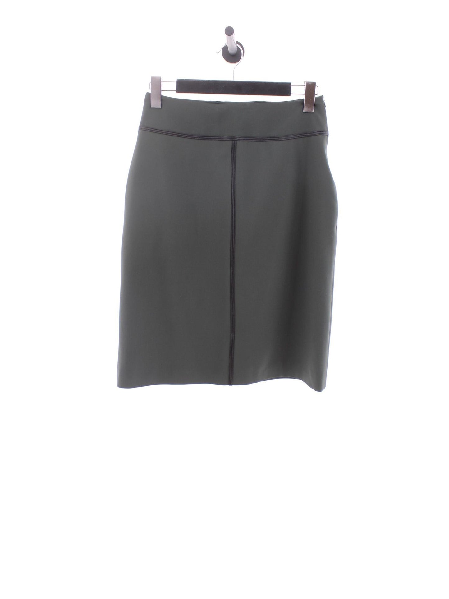 e6bf18d4925a8700a3c4800b5654f478