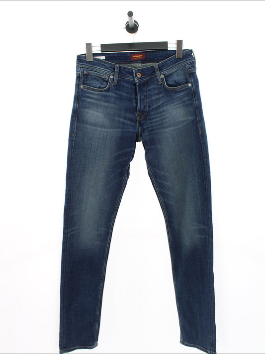 af8c7fb8a2e1d4fb19be11c7c6459b54