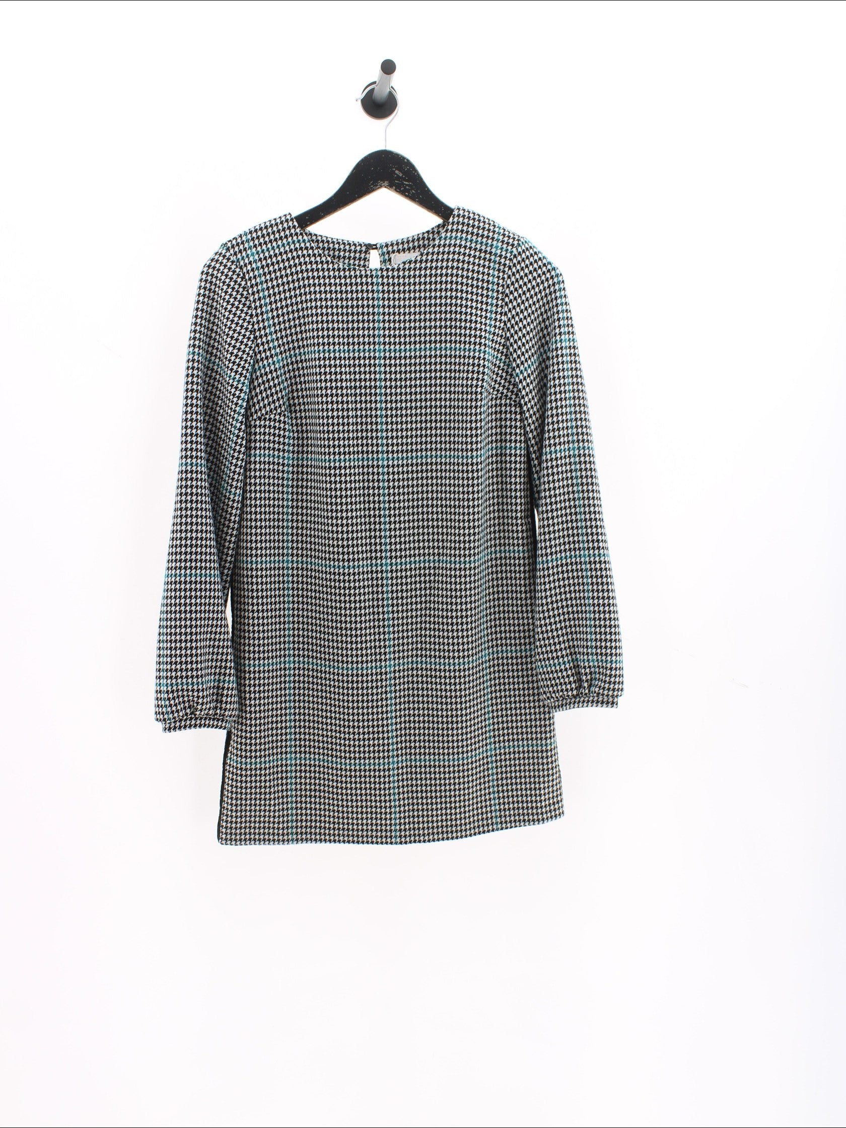 fe162d6c28a4f4754c1a373fcc7a2140