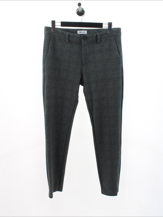 40d7bc2077bcac549cbab85dc4dd2fc5