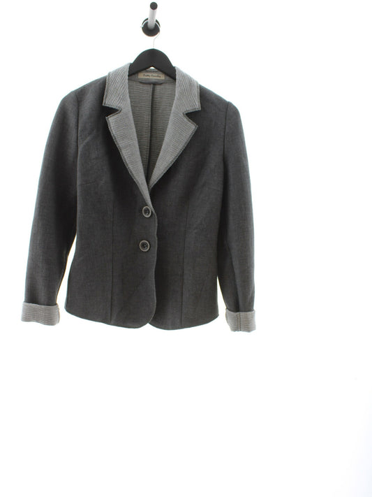 b903adda577f4d3256348605bea7e09d