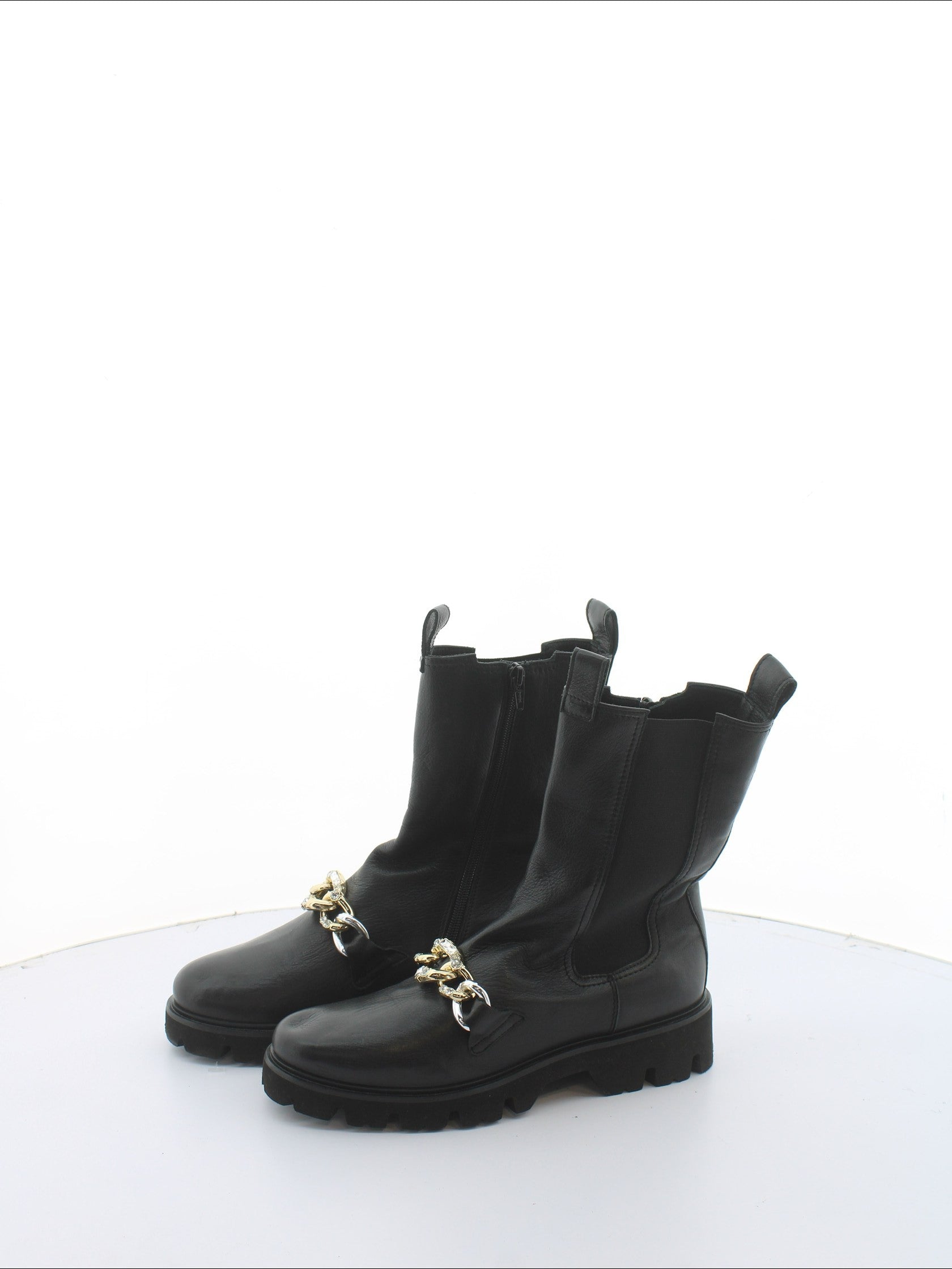 cec9516bea64f51423a95a8b7934592f